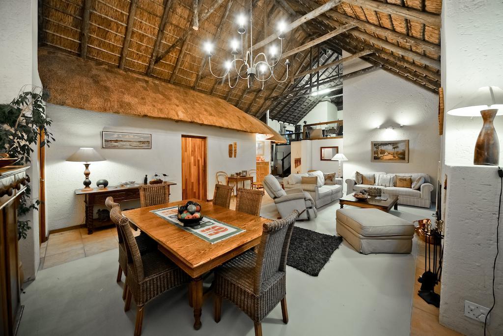 50 On Shepherd Boutique Guest House Sandton Eksteriør billede