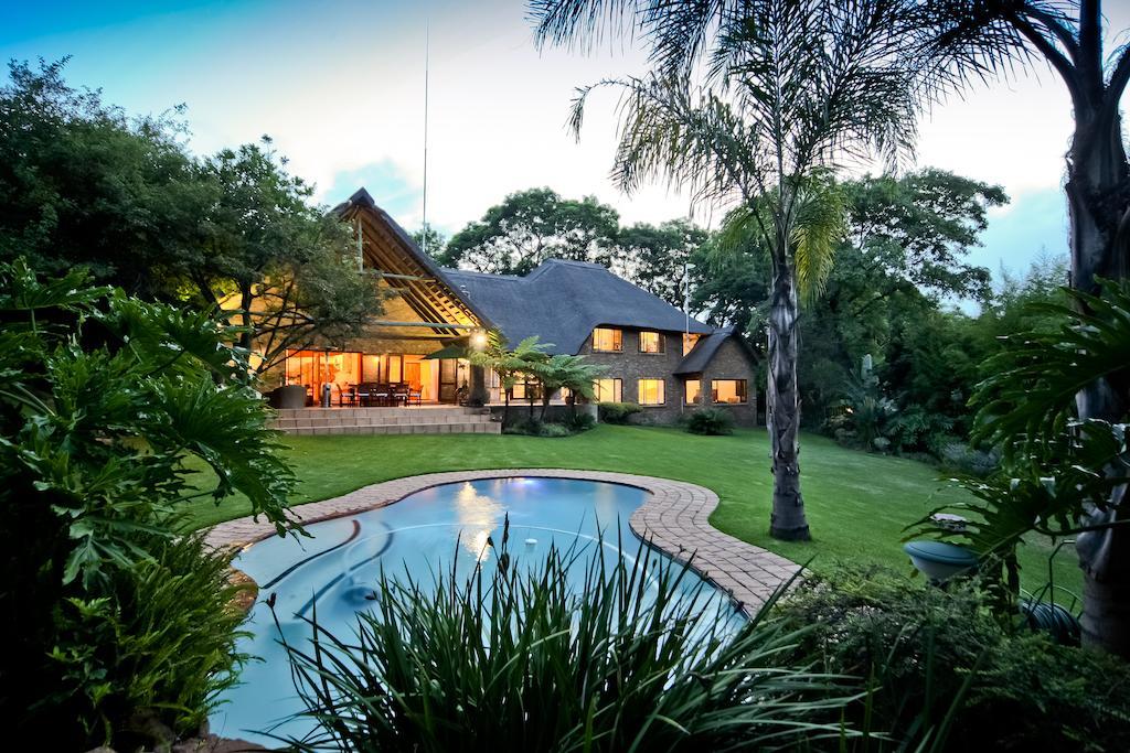 50 On Shepherd Boutique Guest House Sandton Eksteriør billede