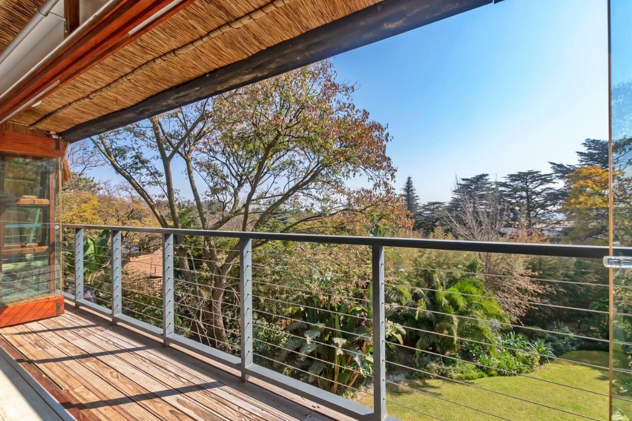 50 On Shepherd Boutique Guest House Sandton Eksteriør billede