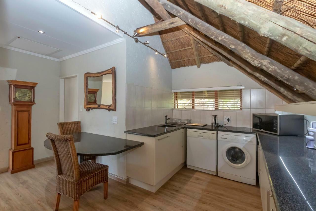 50 On Shepherd Boutique Guest House Sandton Eksteriør billede